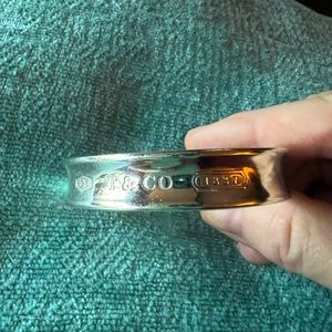 Authentic Tiffany cuff bracelet 1837 collection.